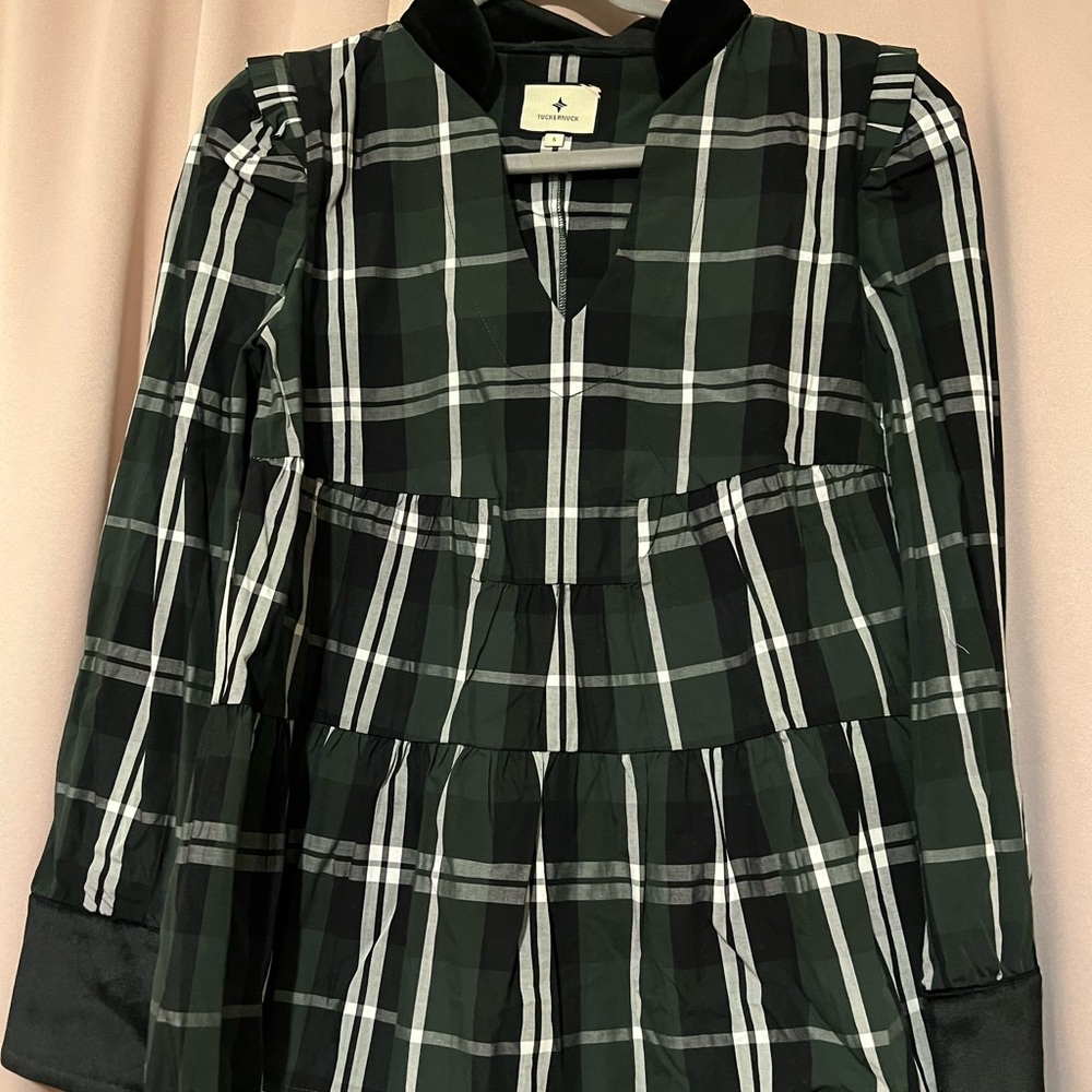 Tuckernuck Green Puff Sleeve V-Neck Blouse